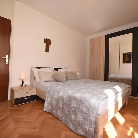 Ivana Apartment *