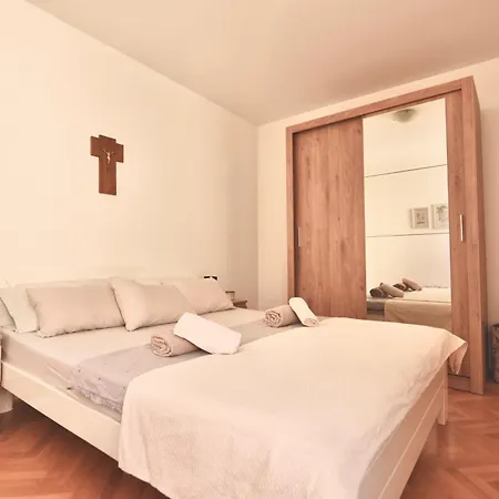 Ivana アパート *